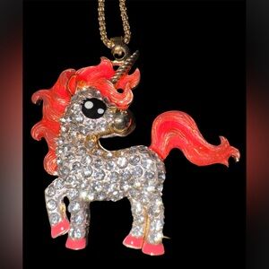 🦄 NWT! Pink Rhinestone Unicorn Necklace